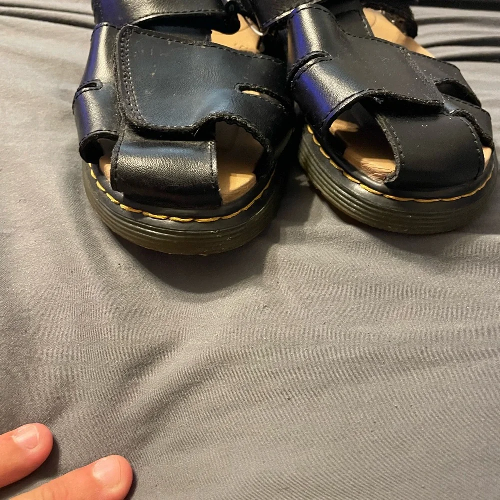 Dr. Martens Moby ll J Black Leather Sandals‎ size 3